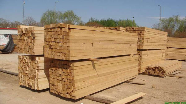 建筑木材存货区